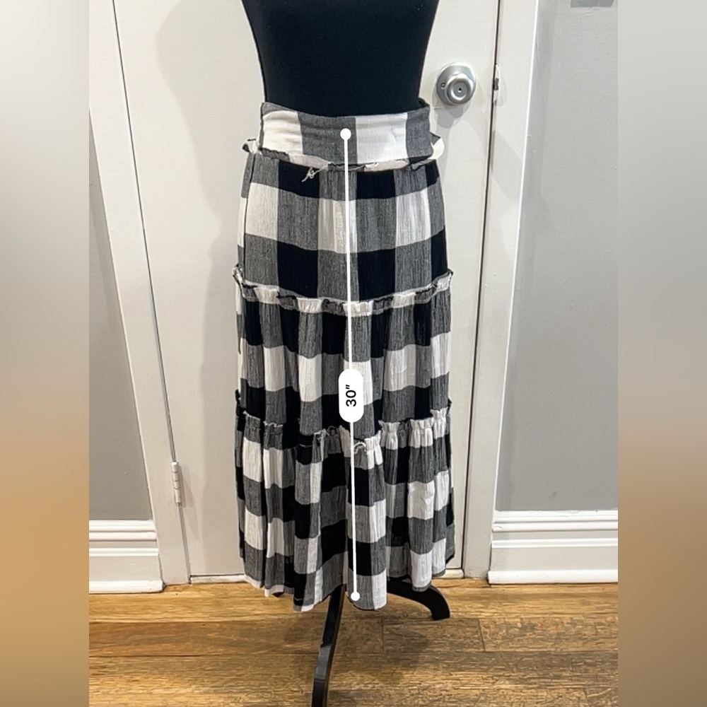 ASOS Petite Black and white gingham midis skirt
Good condition - Picture 3 of 4